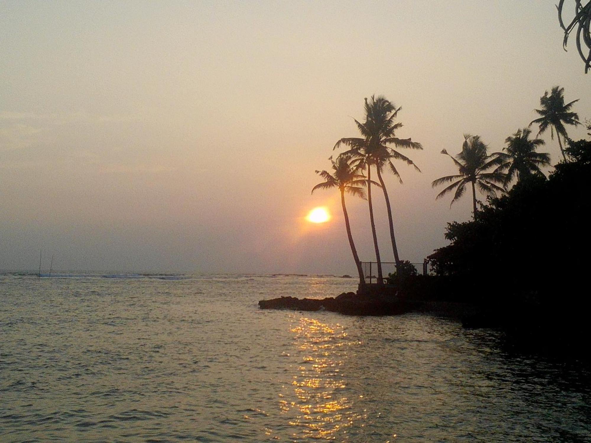 Sayuri Beach Hotel Matara Exterior photo