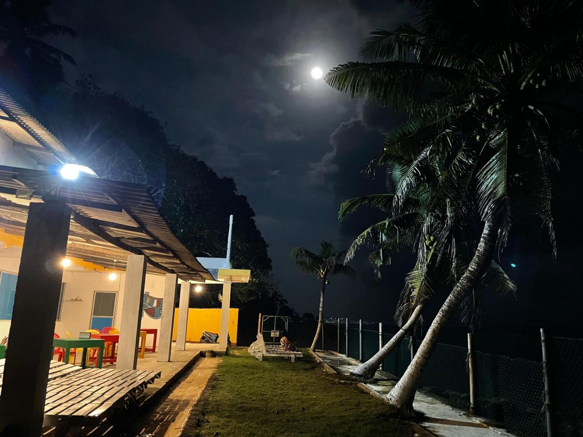 Sayuri Beach Hotel Matara Exterior photo