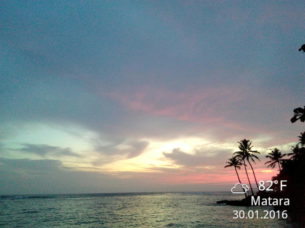 Sayuri Beach Hotel Matara Exterior photo