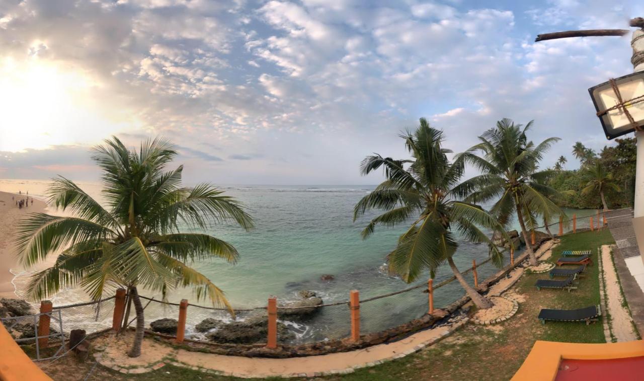 Sayuri Beach Hotel Matara Exterior photo